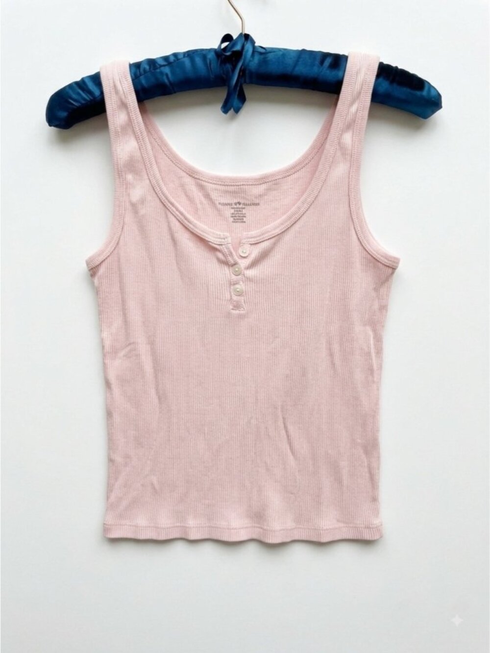 Brandy Melville J. Galt dalis light pink ribbed cotton button-up Henley tank top - Picture 3 of 5